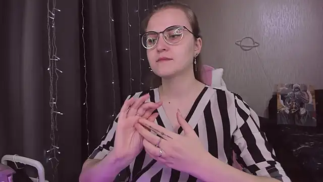 MissBrightShine online show from 11.26.25