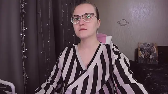 MissBrightShine online show from 11.28.25