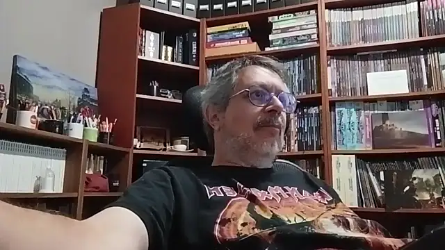 Snapshot of Mandra_is_a_whore chatting on 09.27.25 Mandra is a whore online show from 09.27.25