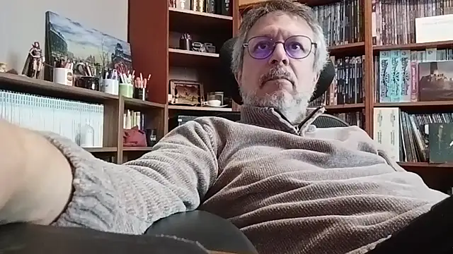 Snapshot of Mandra_is_a_whore chatting on 09.28.25 Mandra is a whore online show from 09.28.25