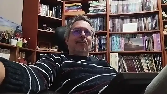 Snapshot of Mandra_is_a_whore chatting on 10.07.25 Mandra is a whore online show from 10.07.25