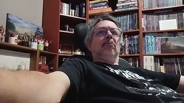 Snapshot of Mandra_is_a_whore chatting on 10.13.25 Mandra is a whore online show from 10.13.25