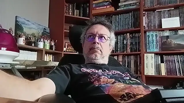 Snapshot of Mandra_is_a_whore chatting on 10.19.25 Mandra is a whore online show from 10.19.25