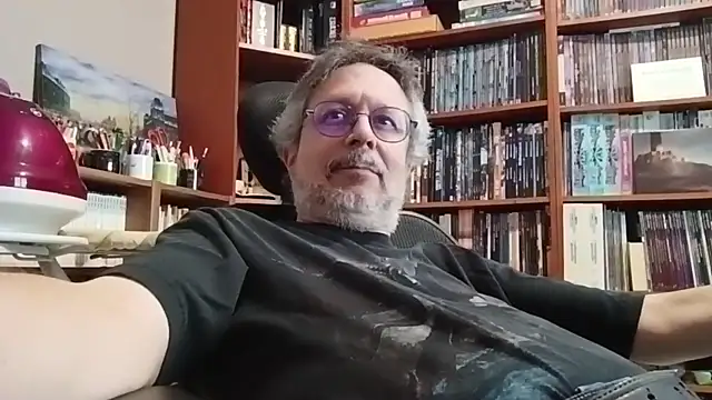 Snapshot of Mandra_is_a_whore chatting on 10.20.25 Mandra is a whore online show from 10.20.25