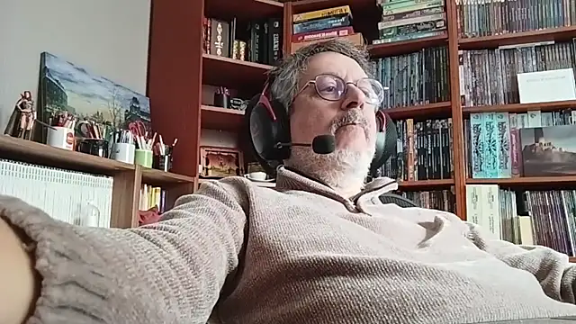 Snapshot of Mandra_is_a_whore chatting on 10.27.25 Mandra is a whore online show from 10.27.25