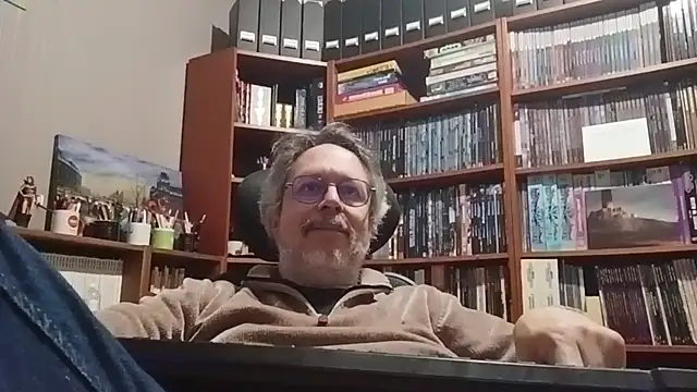 Snapshot of Mandra_is_a_whore chatting on 10.30.25 Mandra is a whore online show from 10.30.25