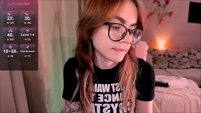 Snapshot of _selectrra chatting on 11.15.25 selectrra online show from 11.15.25