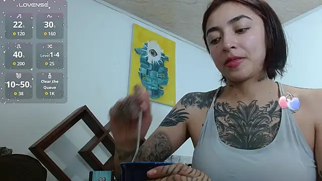 Snapshot of ZoeBakers_ chatting on 10.08.25 ZoeBakers online show from 10.08.25