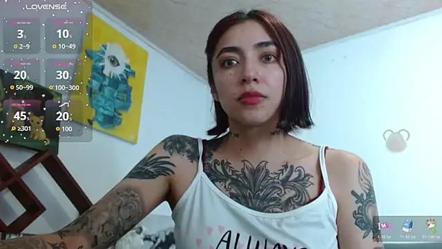 Snapshot of ZoeBakers_ chatting on 10.29.25 ZoeBakers online show from 10.29.25