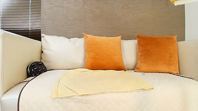 Sophie LittleS online show from 02.22.25