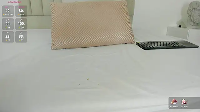 Snapshot of sarita_duque chatting on 10.09.25 sarita duque online show from 10.09.25