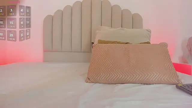 Snapshot of sarita_duque chatting on 11.05.25 sarita duque online show from 11.05.25