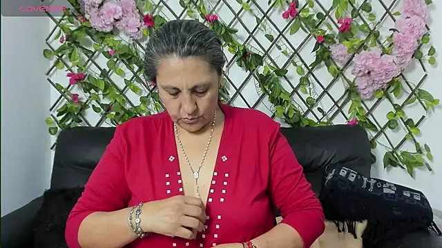 merlyna goldens online show from 10.24.25