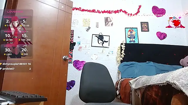 Snapshot of Saray_extrovert_ chatting on 10.28.25 Saray extrovert online show from 10.28.25