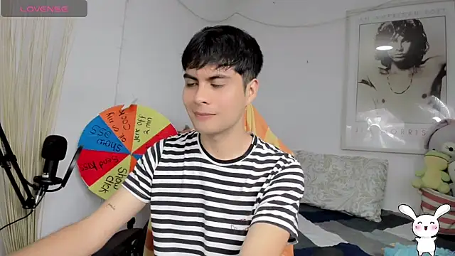 Snapshot of lucas_cute chatting on 01.09.25 lucas cute online show from 01.09.25