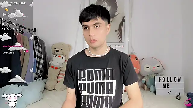 Snapshot of lucas_cute chatting on 02.21.25 lucas cute online show from 02.21.25