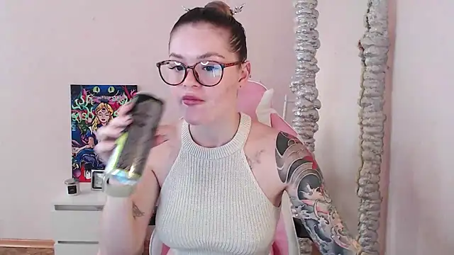 Snapshot of miaacatt chatting on 10.03.25 miaacatt online show from 10.03.25