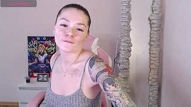 Snapshot of miaacatt chatting on 10.22.25 miaacatt online show from 10.22.25