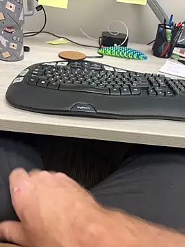 Bigbi6foot5 online show from 10.15.25