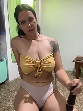 Snapshot of hotcookie28 chatting on 09.29.25 hotcookie28 online show from 09.29.25