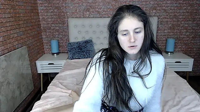 Snapshot of Holliy_Cooper chatting on 12.27.24 Holliy Cooper online show from 12.27.24