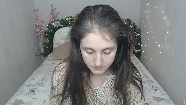 Snapshot of Holliy_Cooper chatting on 01.07.25 Holliy Cooper online show from 01.07.25