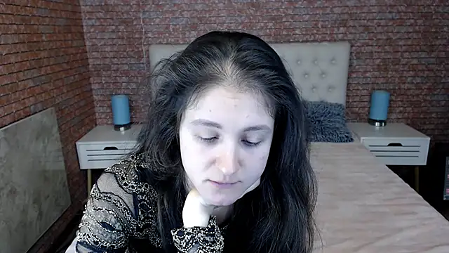 Snapshot of Holliy_Cooper chatting on 01.28.25 Holliy Cooper online show from 01.28.25