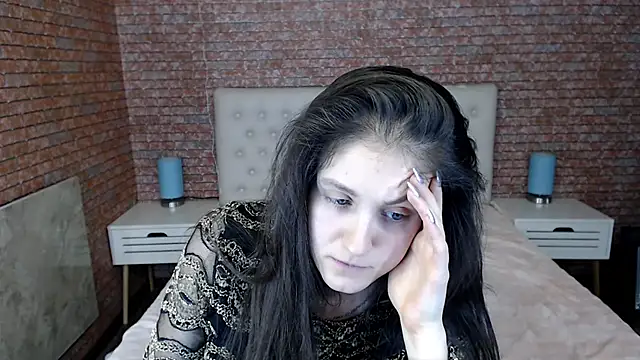 Snapshot of Holliy_Cooper chatting on 01.28.25 Holliy Cooper online show from 01.28.25