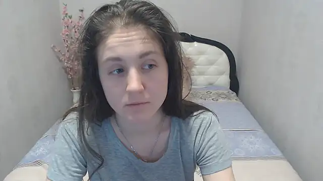 Snapshot of Holliy_Cooper chatting on 02.05.25 Holliy Cooper online show from 02.05.25