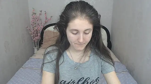 Snapshot of Holliy_Cooper chatting on 02.06.25 Holliy Cooper online show from 02.06.25