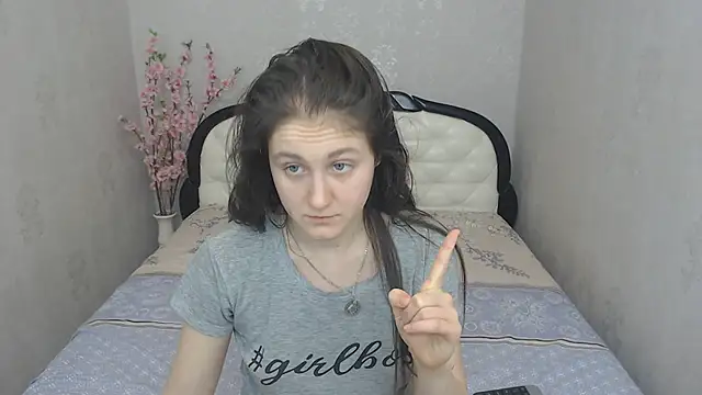 Snapshot of Holliy_Cooper chatting on 02.06.25 Holliy Cooper online show from 02.06.25