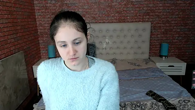 Snapshot of Holliy_Cooper chatting on 02.11.25 Holliy Cooper online show from 02.11.25