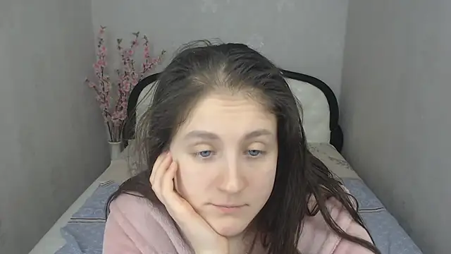 Snapshot of Holliy_Cooper chatting on 02.13.25 Holliy Cooper online show from 02.13.25