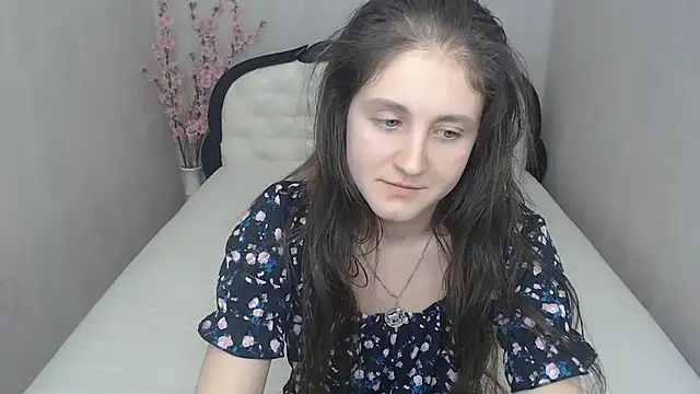 Snapshot of Holliy_Cooper chatting on 02.14.25 Holliy Cooper online show from 02.14.25