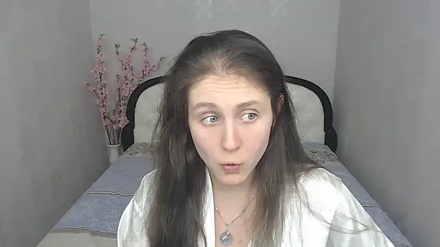 Snapshot of Holliy_Cooper chatting on 02.19.25 Holliy Cooper online show from 02.19.25