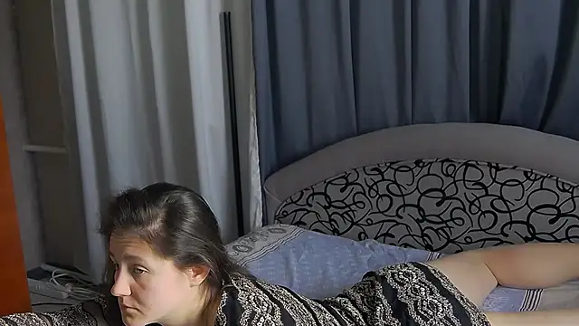 Snapshot of Holliy_Cooper chatting on 02.25.25 Holliy Cooper online show from 02.25.25