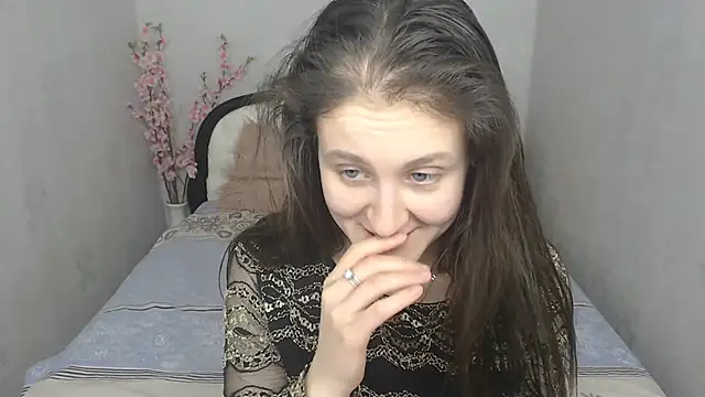 Snapshot of Holliy_Cooper chatting on 02.27.25 Holliy Cooper online show from 02.27.25