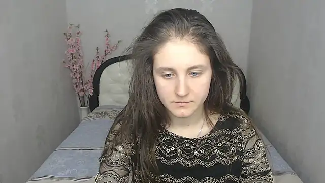 Snapshot of Holliy_Cooper chatting on 03.05.25 Holliy Cooper online show from 03.05.25