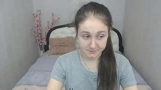 Snapshot of Holliy_Cooper chatting on 03.06.25 Holliy Cooper online show from 03.06.25