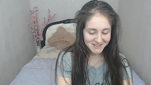 Snapshot of Holliy_Cooper chatting on 03.06.25 Holliy Cooper online show from 03.06.25