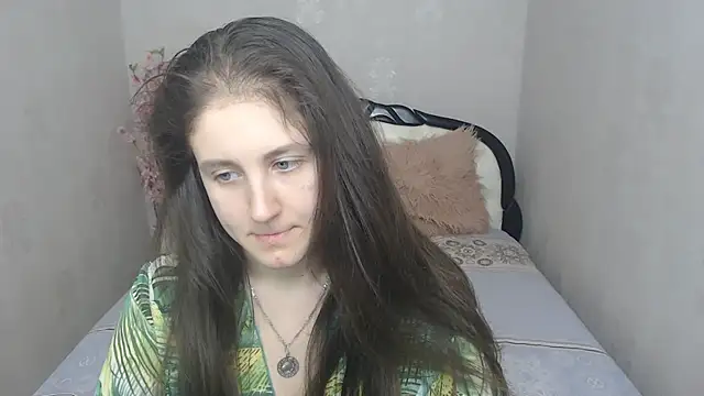 Snapshot of Holliy_Cooper chatting on 03.12.25 Holliy Cooper online show from 03.12.25