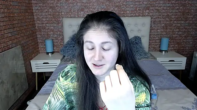 Snapshot of Holliy_Cooper chatting on 03.14.25 Holliy Cooper online show from 03.14.25