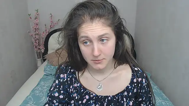 Snapshot of Holliy_Cooper chatting on 03.19.25 Holliy Cooper online show from 03.19.25