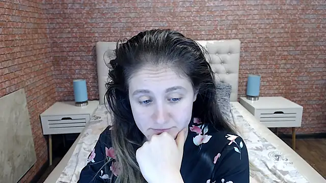 Snapshot of Holliy_Cooper chatting on 09.11.25 Holliy Cooper online show from 09.11.25