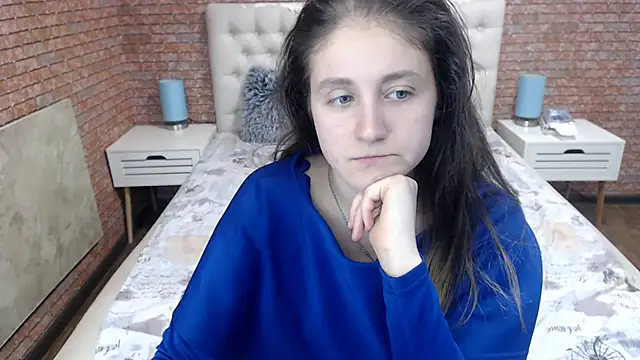 Snapshot of Holliy_Cooper chatting on 09.16.25 Holliy Cooper online show from 09.16.25