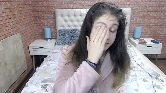 Snapshot of Holliy_Cooper chatting on 09.18.25 Holliy Cooper online show from 09.18.25