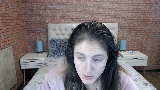 Snapshot of Holliy_Cooper chatting on 09.23.25 Holliy Cooper online show from 09.23.25