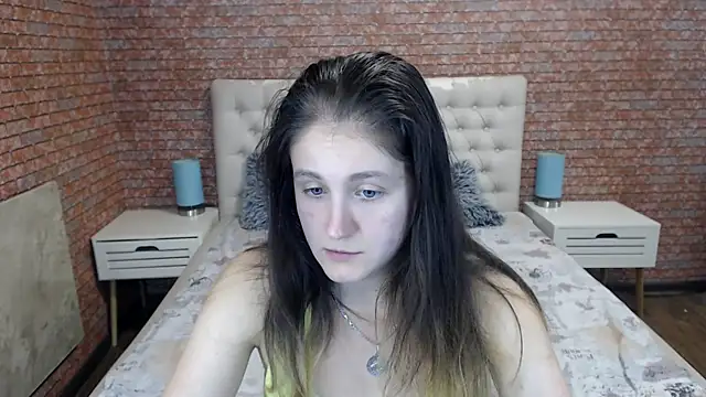 Snapshot of Holliy_Cooper chatting on 09.27.25 Holliy Cooper online show from 09.27.25