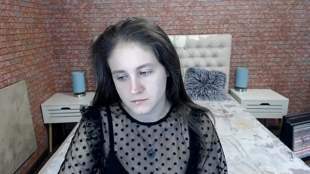 Snapshot of Holliy_Cooper chatting on 10.03.25 Holliy Cooper online show from 10.03.25