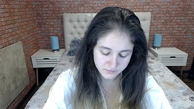 Snapshot of Holliy_Cooper chatting on 10.07.25 Holliy Cooper online show from 10.07.25